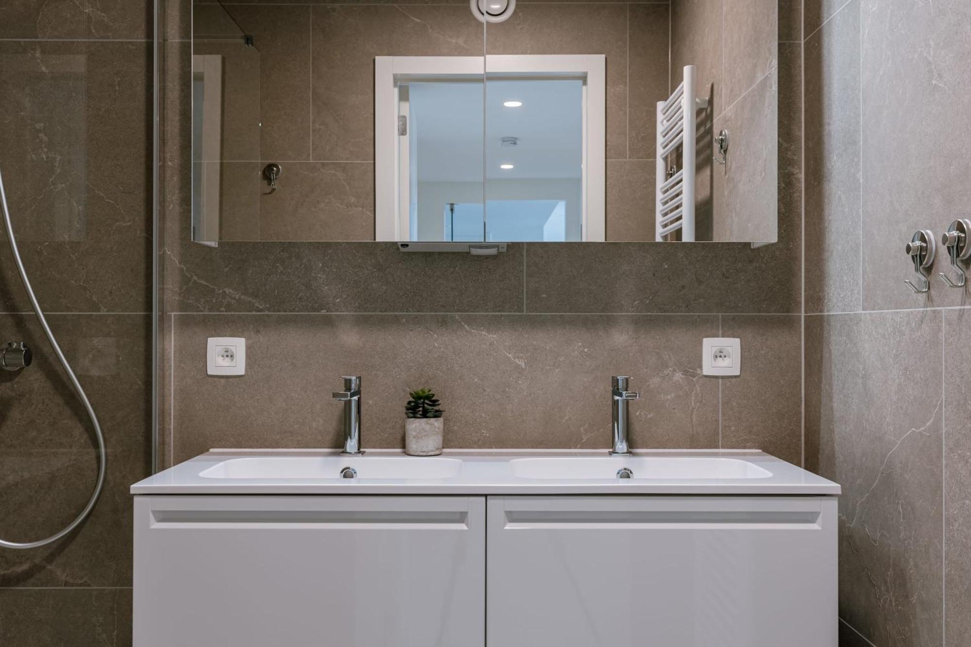 Huswell - Experience Coastal Luxury At Ostend Exterior photo